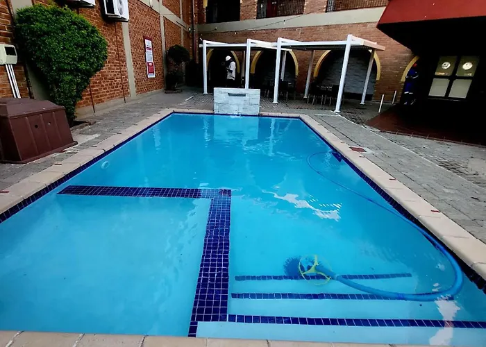 Desert Sands Hotel