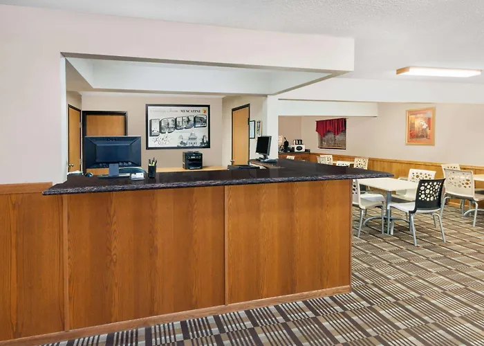 Super 8 By Wyndham Muscatine