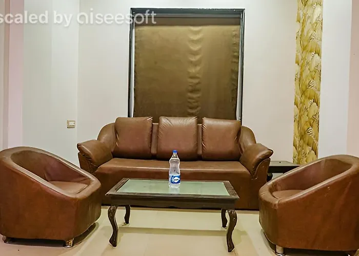 Hotel Shades Of Royal