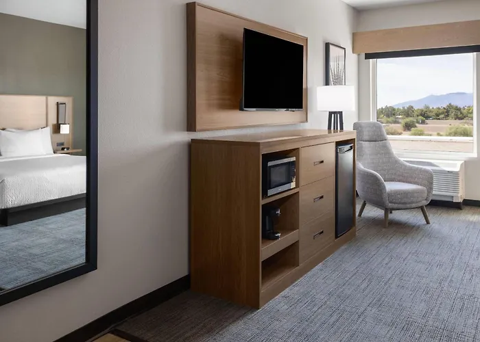 La Quinta Inn & Suites By Wyndham Phoenix West Glendale