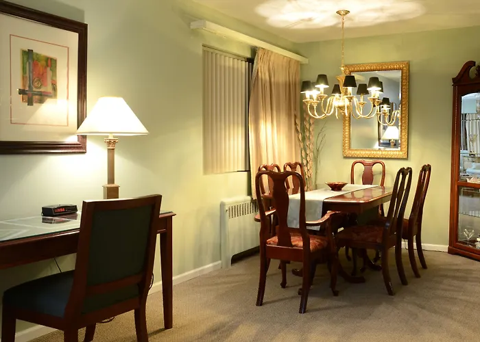 Rosellen Suites At Stanley Park