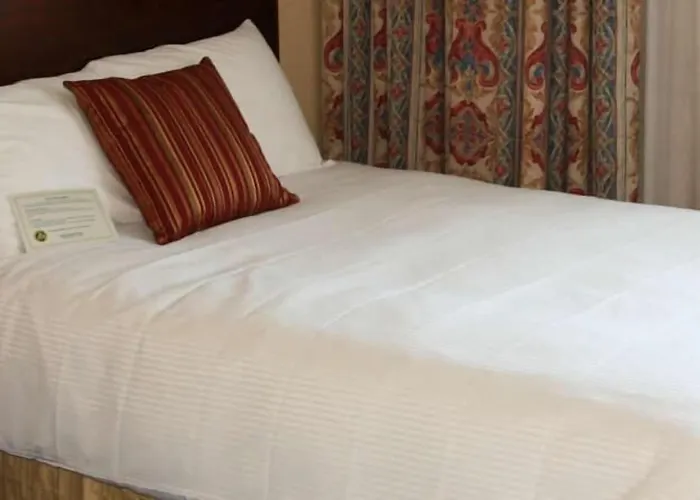 Maron Hotel & Suites