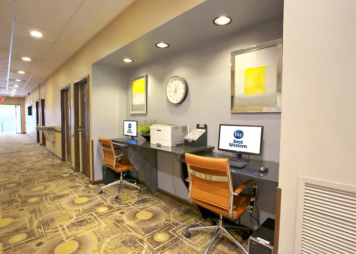 Days Inn & Suites By Wyndham Johnson City