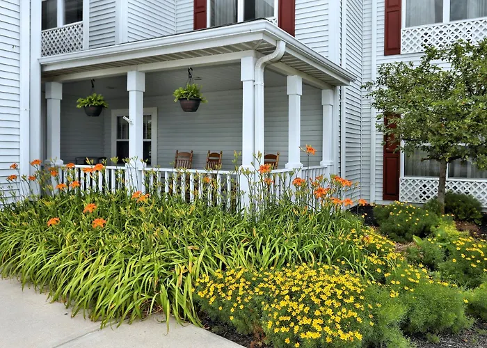 Lancaster Inn & Suites