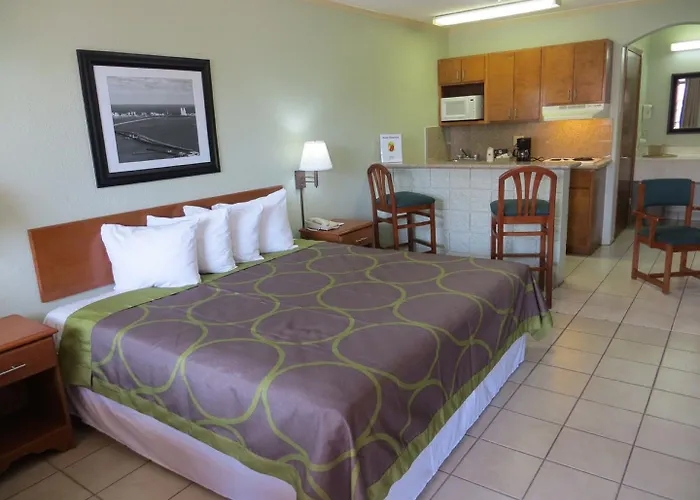 Super 8 By Wyndham South Padre Island