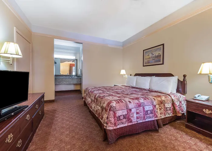 Quality Inn & Suites Greenville