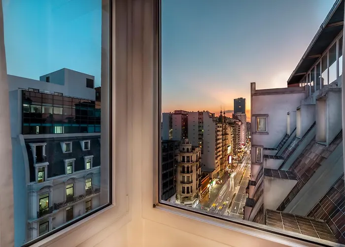 Broadway Hotel & Suites