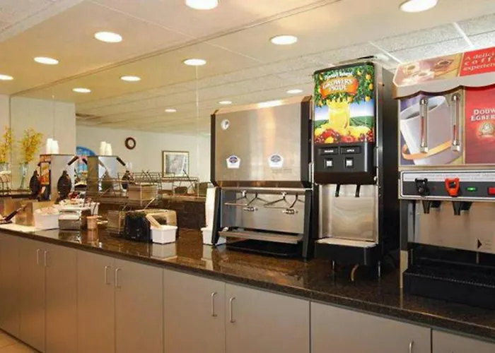 Baymont By Wyndham Des Moines Airport