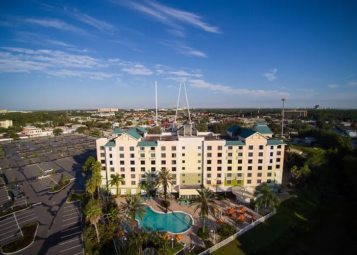 Comfort Suites Maingate East