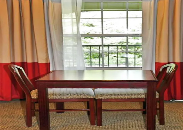 Flagship Inn & Suites
