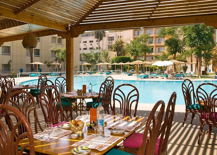 Aracan Eatabe Luxor Hotel