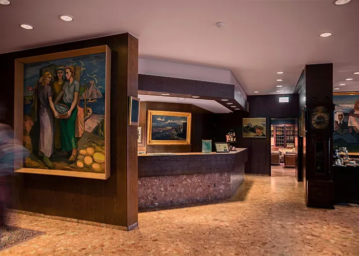Hotel Holt - The Art Hotel