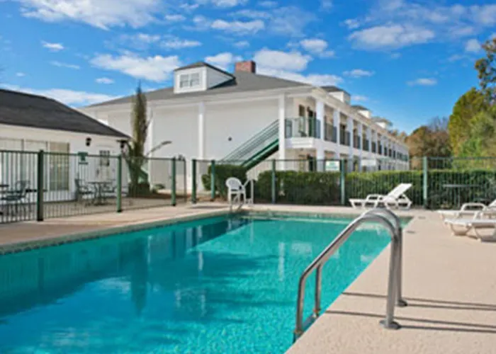 Baymont By Wyndham Roanoke Rapids