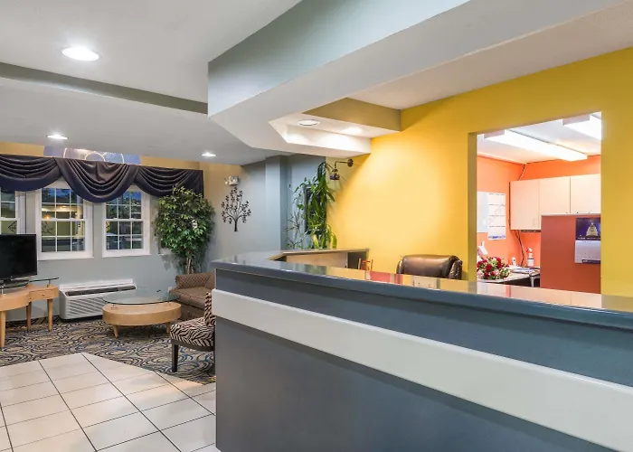 Microtel Inn & Suites By Wyndham Riverside