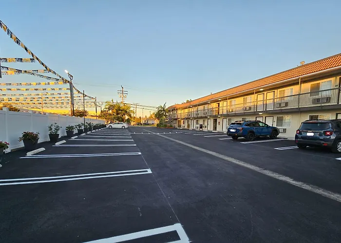 Travelodge Inn & Suites By Wyndham Fullerton