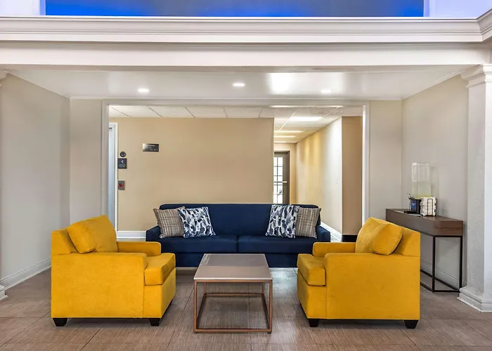Baymont By Wyndham Lafayette Airport