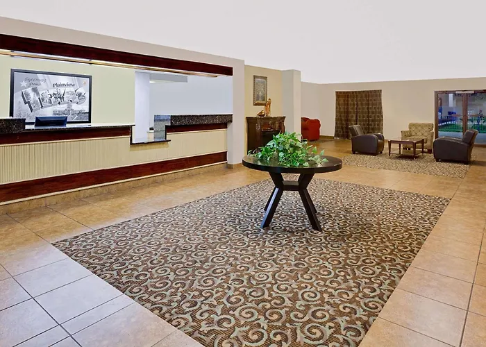 Super 8 By Wyndham Plainview