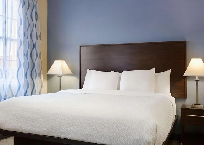 Days Inn & Suites By Wyndham Dfw Airport South-Euless
