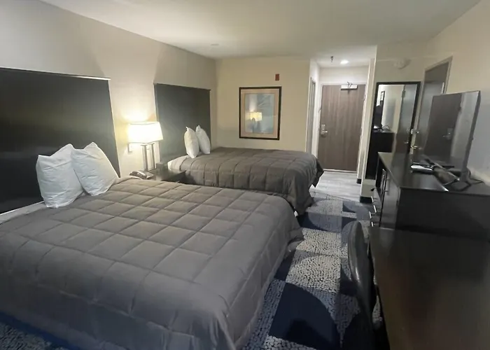 Baymont By Wyndham Iowa Lake Charles