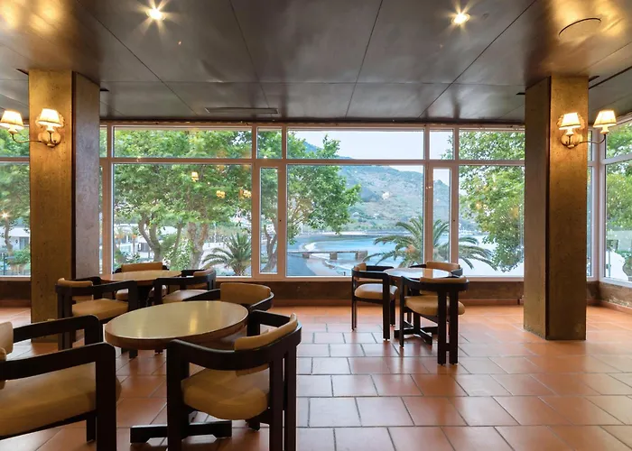 Baia Madeira Hotel