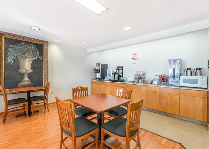 Super 8 By Wyndham Hagerstown/Halfway Area
