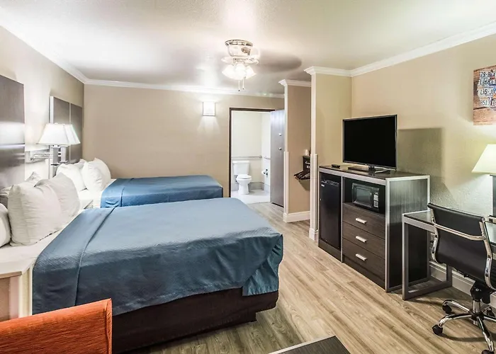 Econo Lodge Inn & Suites Corpus Christi
