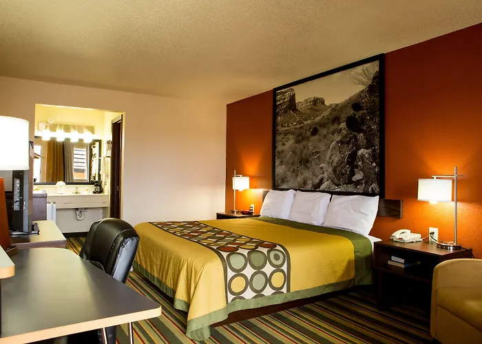Super 8 By Wyndham Woodward