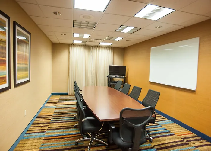 Comfort Inn & Suites Akron South