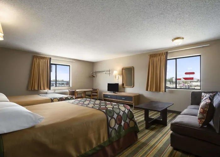 Super 8 By Wyndham Blackwell