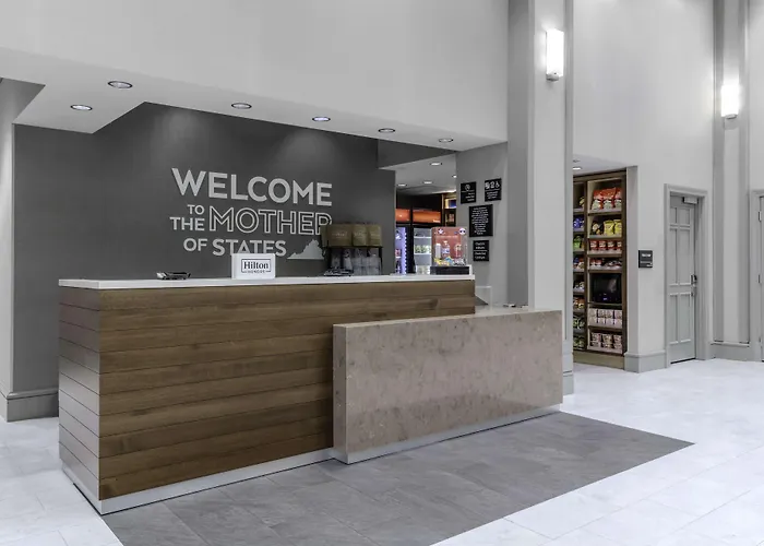 Hampton Inn & Suites Arlington Crystal City Dca