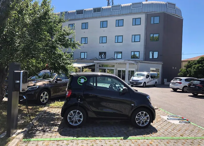 Smart Hotel Holiday
