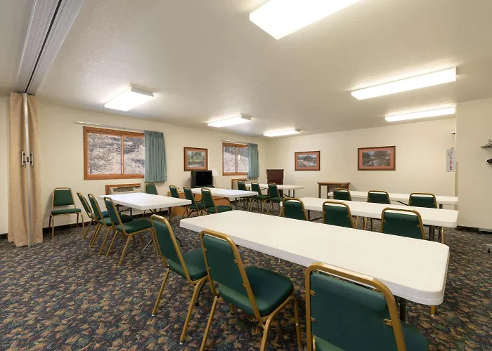 Super 8 By Wyndham Hill City/Mt Rushmore/ Area