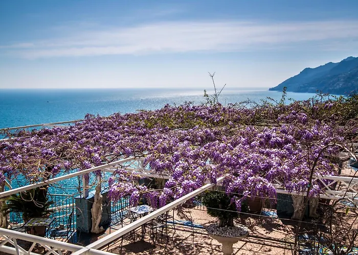 Lloyd'S Baia Hotel