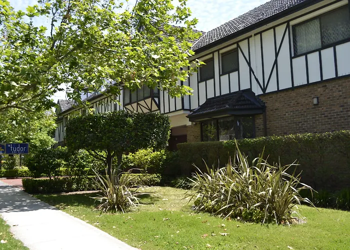Best Western Plus The Tudor Box Hill