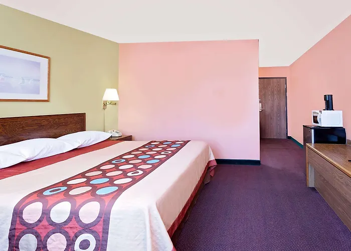 Super 8 By Wyndham Sturgeon Bay