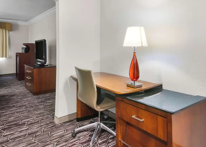 Surestay Plus By Best Western Fort Worth Benbrook