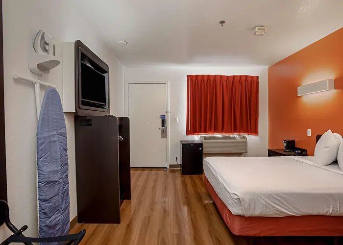 Motel 6-Temecula, Ca - Historic Old Town