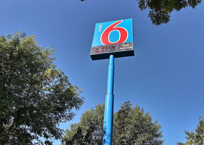 Motel 6-Bismarck, Nd