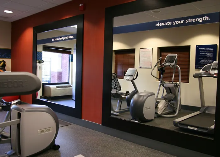 Hampton Inn & Suites By Hilton Manchester Bedford