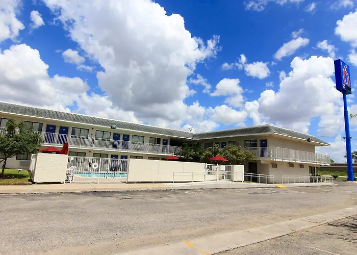Motel 6-Kingsville, Tx