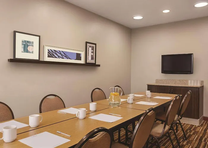 Country Inn & Suites By Radisson, Willmar, Mn
