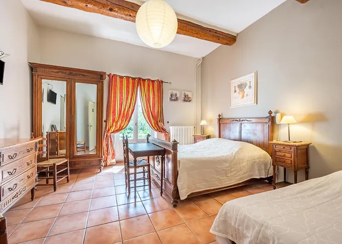 Au Saint Roch - Hotel Et Jardin