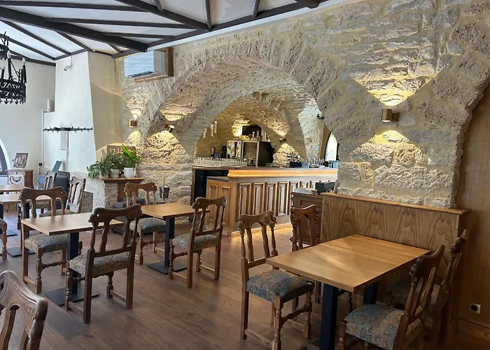 Hôtel-Restaurant Le Manoir De Montesquiou