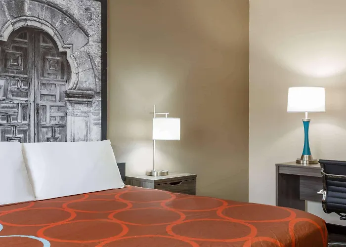 Super 8 By Wyndham San Antonio Airport North