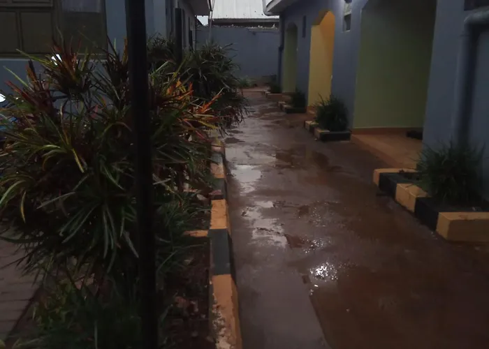 La-Tereza Guest House Busia