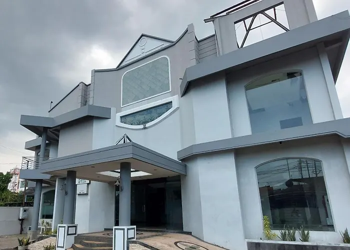 Hotel Tulip Madiun