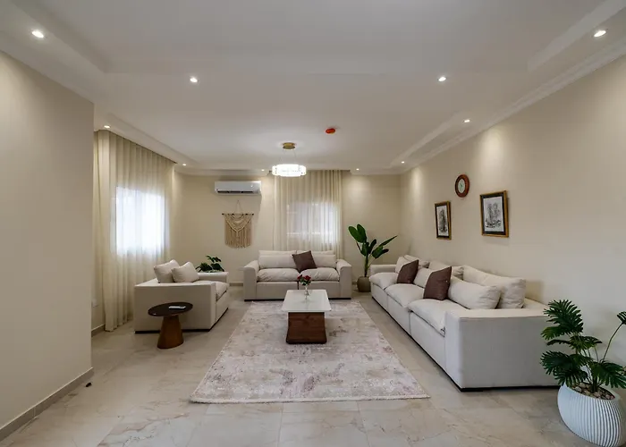 Welhome Stays Aparthotel