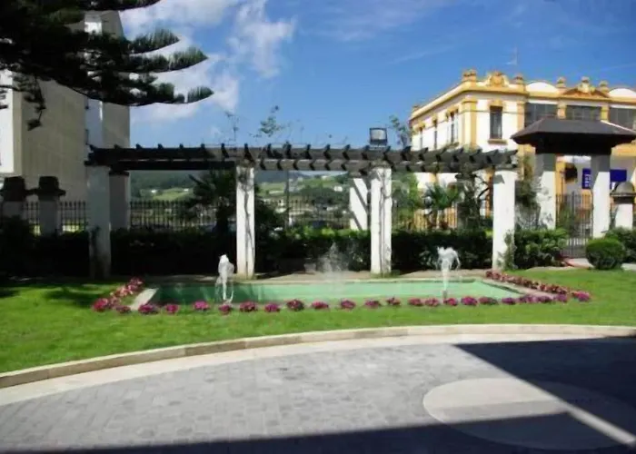 Hotel y Apartamentos Arias