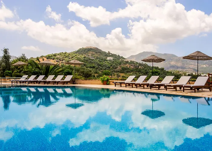 4Reasons Hotel + Bistro | 12+