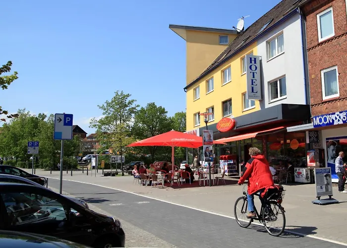 Hotel Am Segelhafen & Free Parking